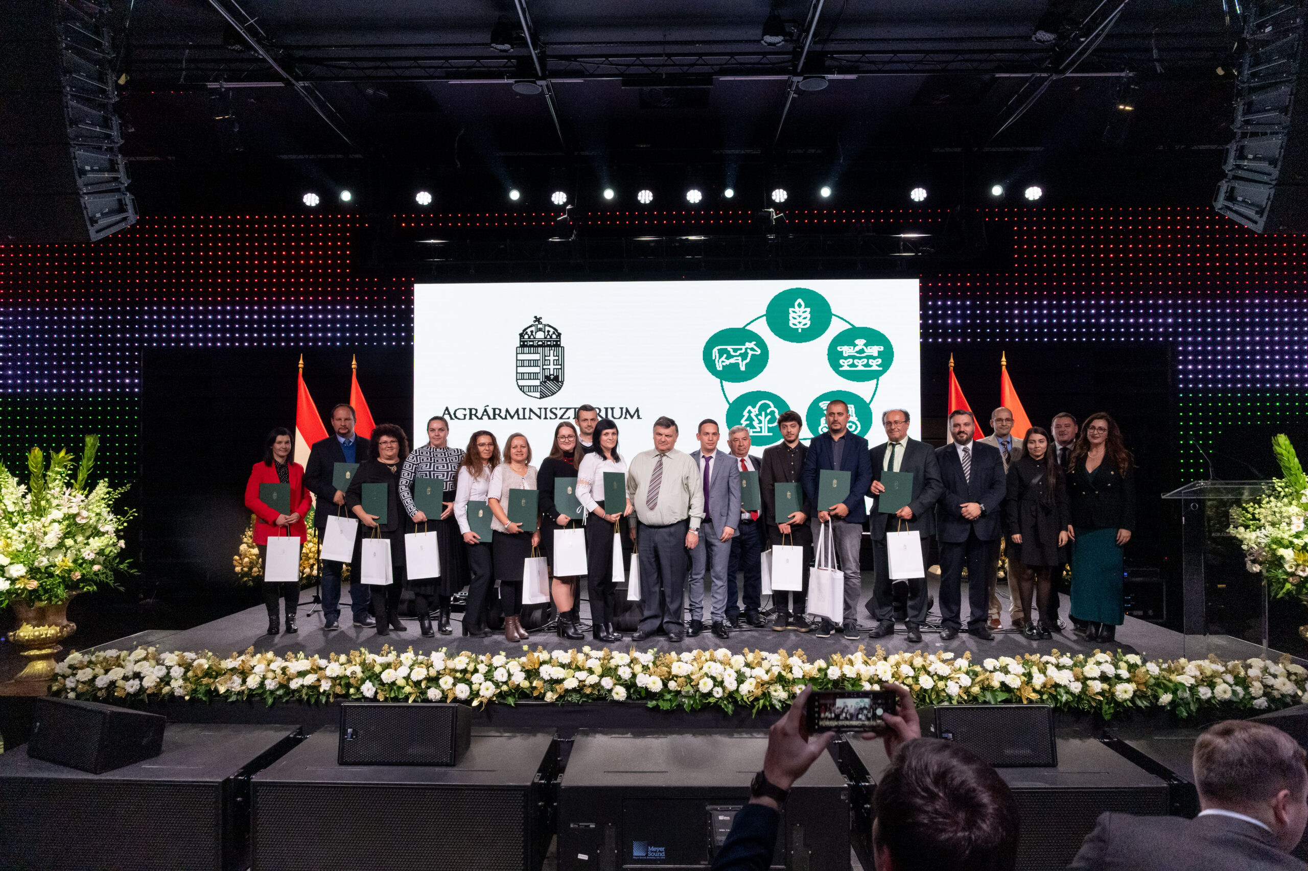 Kárpát-medencei Összefogás Fórumot tartottak Budapesten